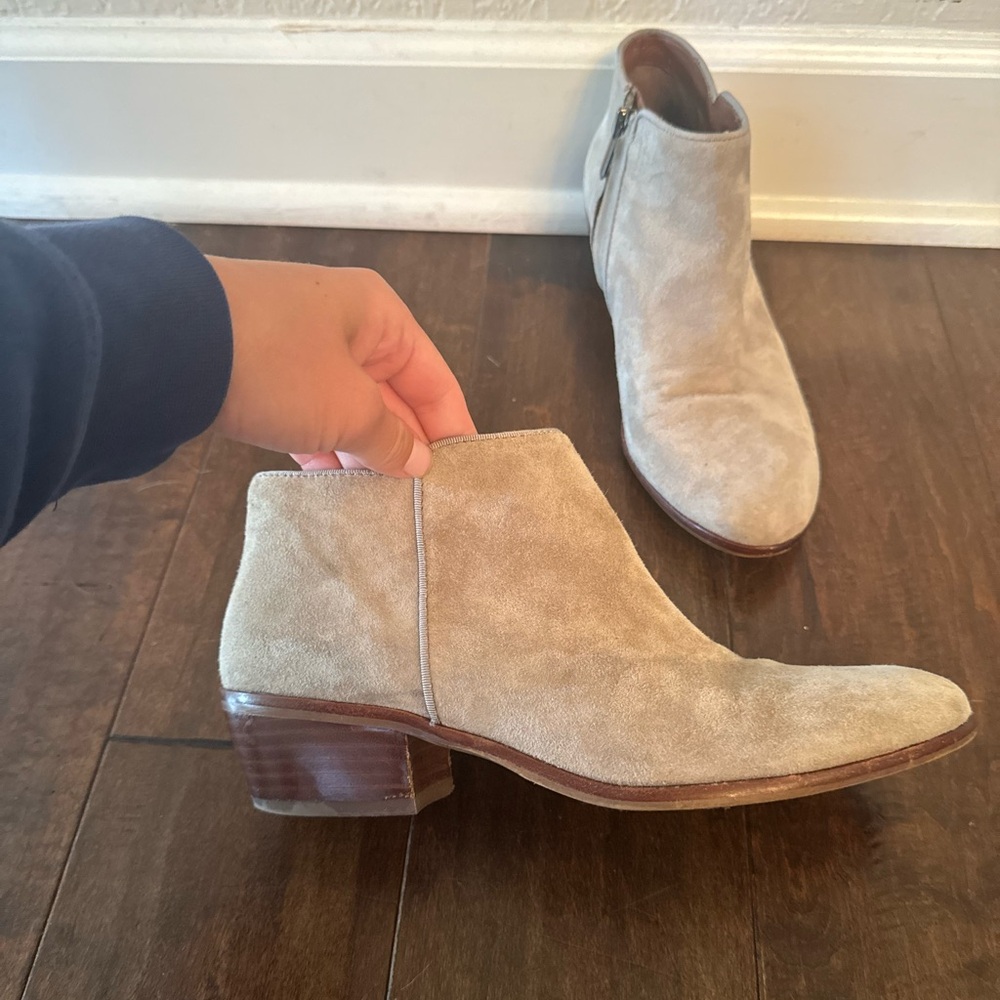 Sam Edelman light grey suede boots/booties